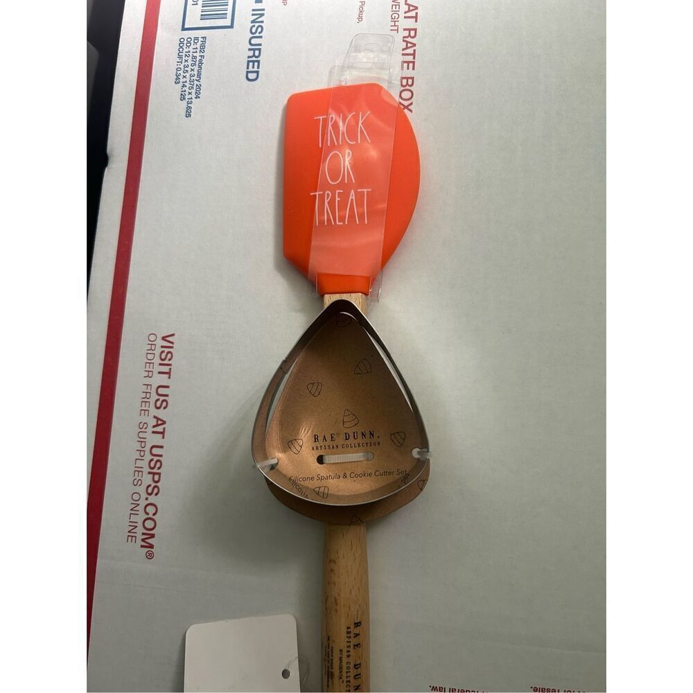 Rae Dunn Trick or Treat Spatula Set